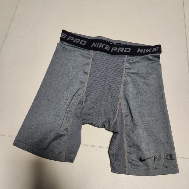 나이키 프로 피트니스 쇼츠 M