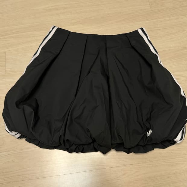 아디다스 스커트 새상품
