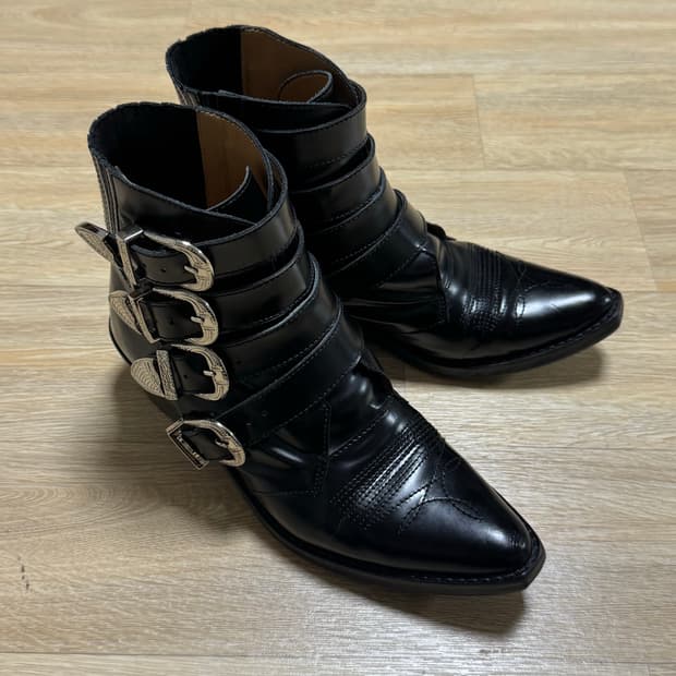 토가 풀라 블랙 카우보이 부츠 