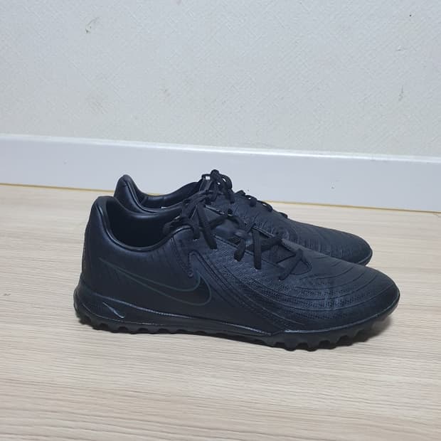 나이키 팬텀 아카데미 TF 풋살화 260