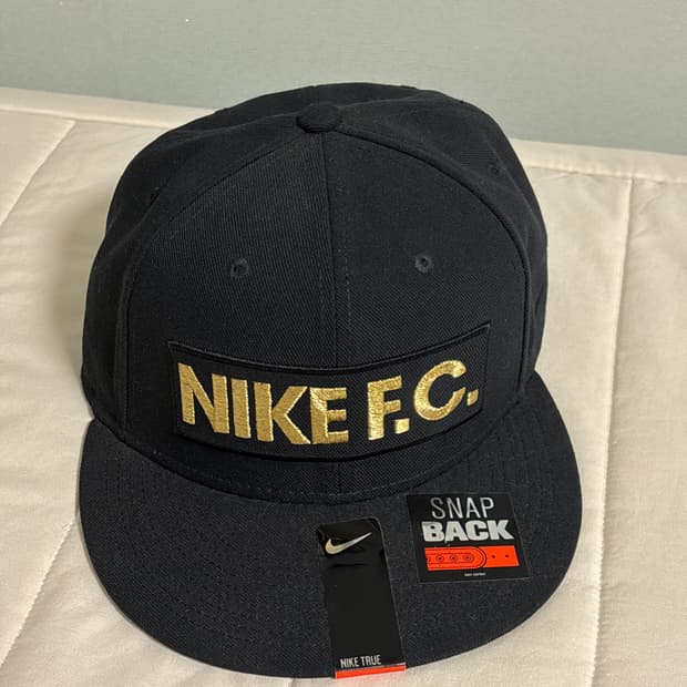나이키 F.C. 블록 트루 스냅백