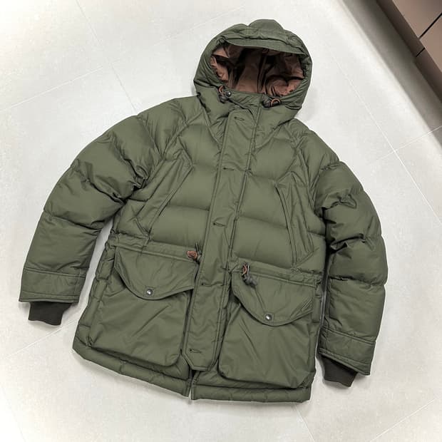 이스트로그 유틸리티 구스다운 파카 올리브 M