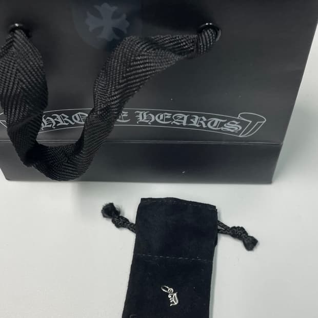 크롬하츠 이니셜 팬던트 J 새상품