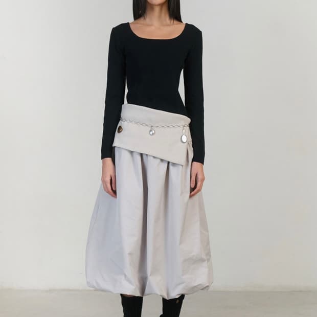 아모멘토 스퀘어넥 코르셋 탑