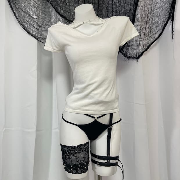 white cubic knit