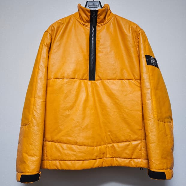 스톤아일랜드 페더웨이트 레더 프리마로프트 아노락 패딩