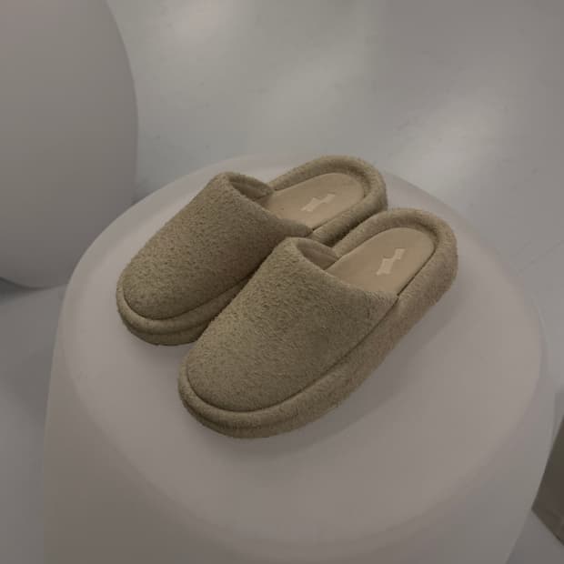 SKYLRK 도쿄 팝업 레스트 슬리퍼 CASHEW 