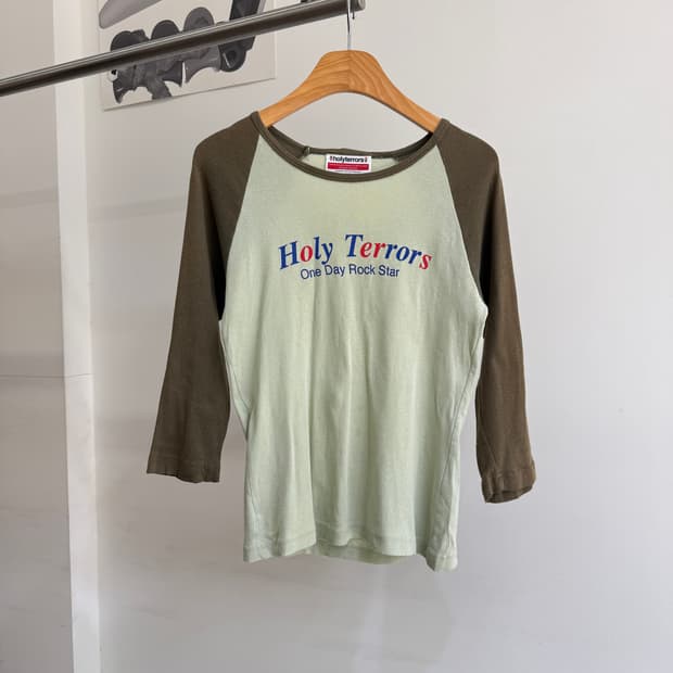 HOLY TERRORS (Made in USA) 래글런 티셔츠