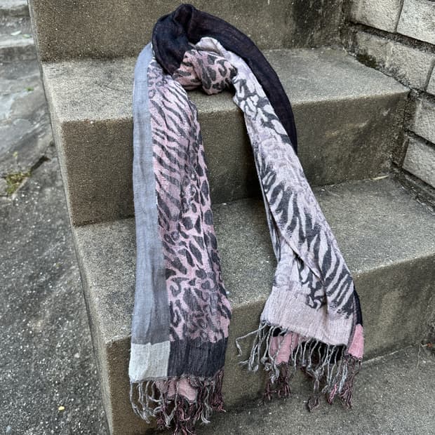 Vintage leopard mixed pattern muffler