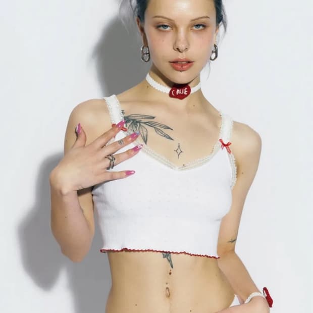 애즈이프캘리 화이트 레드 뷔스티에 나시 민소매