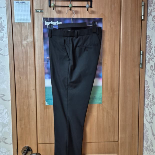 무탠다드 라이트웨이트 테이퍼드 슬랙스 블랙 32