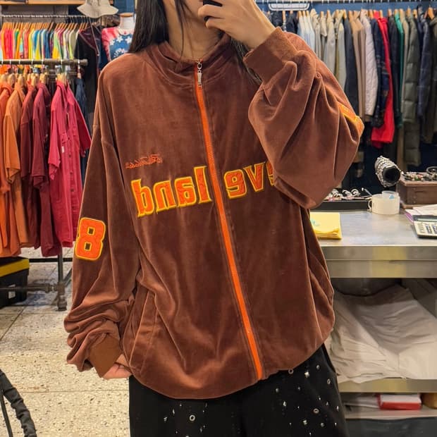 [강추템]russia vintage cleve land 자수 벨벳 져지