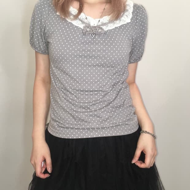 axes femme dot lace puff t shirt