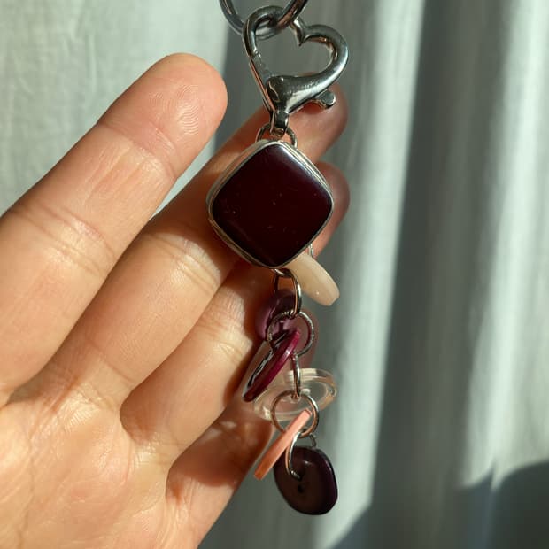 vintage button keyring_purple