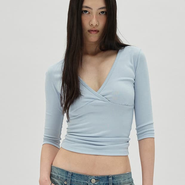 suade 브이넥 7부 티셔츠