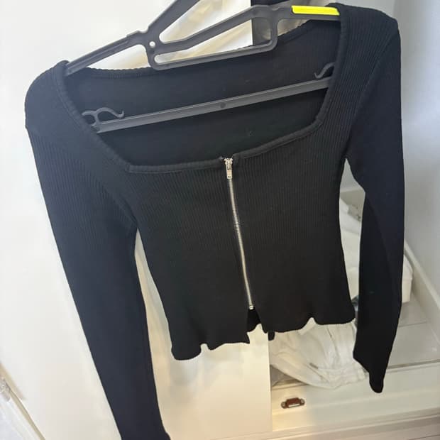 티유알이 가디건