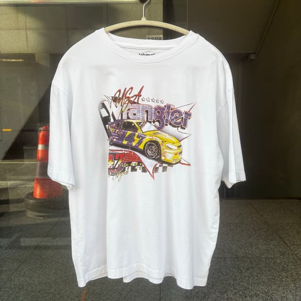 랭글러(Wrangler) 릴렉스 레이싱 반팔 티셔츠