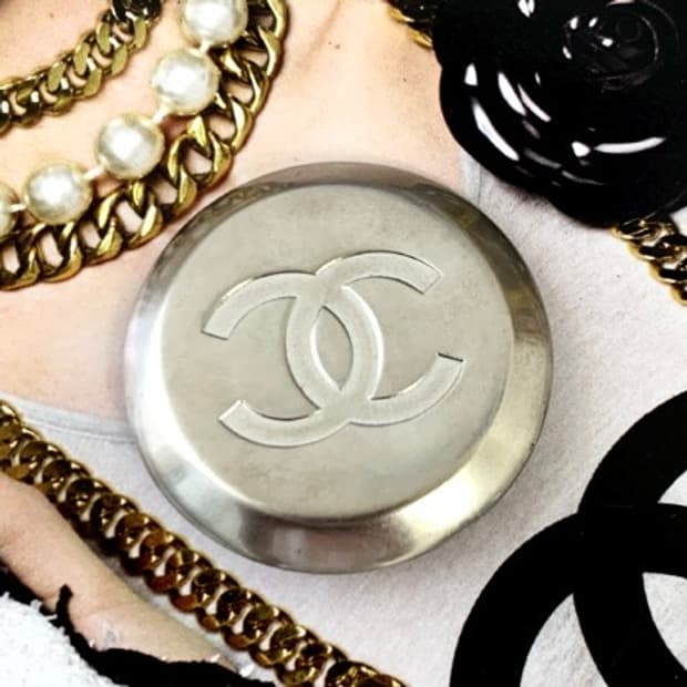샤넬 빈티지 머니클립 브로치 스카프링 99P