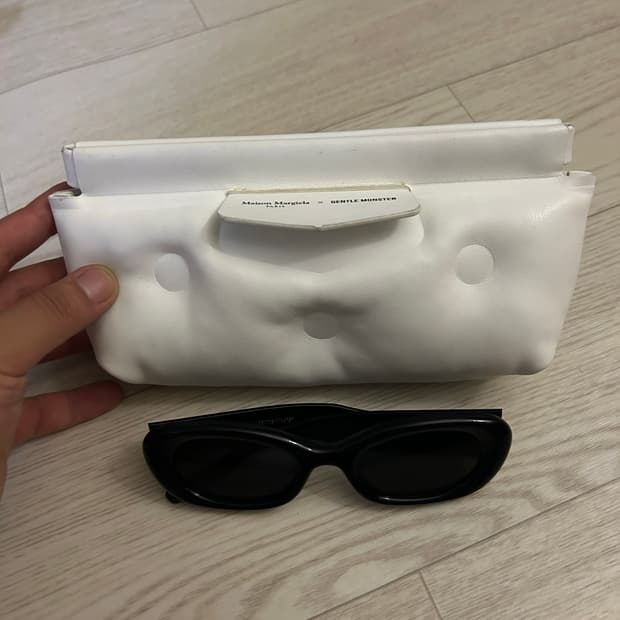 젠틀몬스터 메종마르지엘라 콜라보 선글라스 블랙