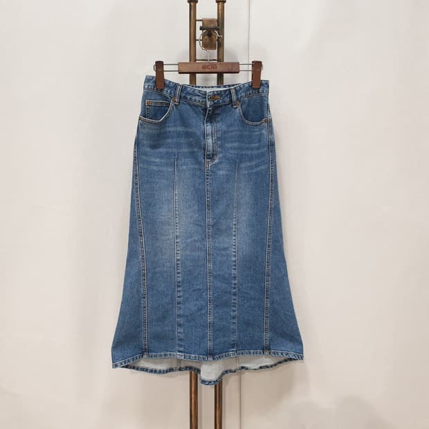 듀엘 배색 머메이드 데님 스커트 26
