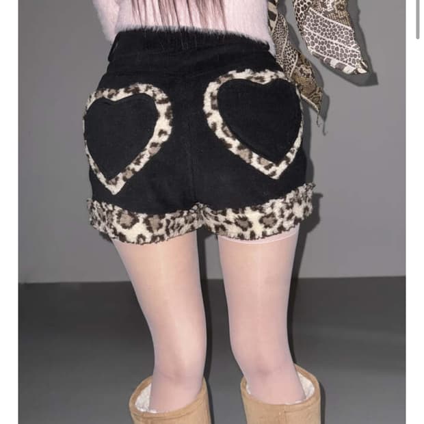 김아홉 플러피 하트 숏팬츠 반바지 블랙 새상품 M (갸루)