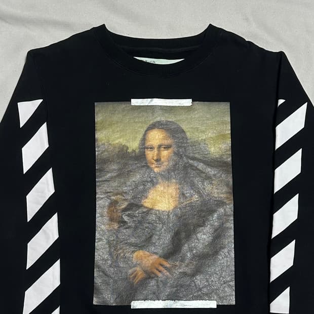 S 오프화이트 모나리자 프린팅 애로우 맨투맨