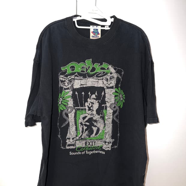 DEUS EX MACHINA EMBRACE TEE BLACK