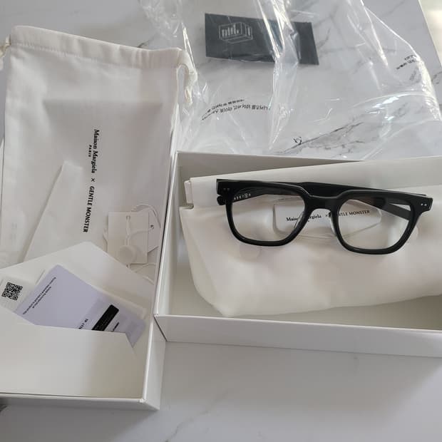 젠틀몬스터 메종 마르지엘라 MM117 블랙