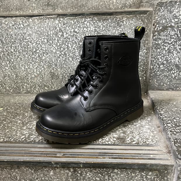 디키즈 8홀 블랙 부츠