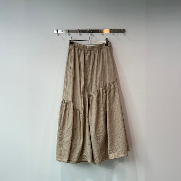 베이지 패턴 롱 스커트