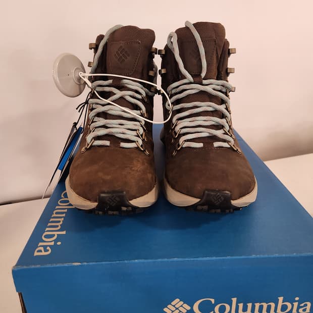 새제품 컬럼비아 Facet Sierra Outdry 남성 여성 등산화