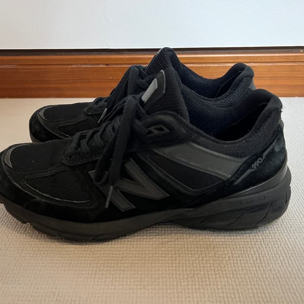 무료배송 - Made in USA 뉴발란스 990v5(트리플블랙) 270