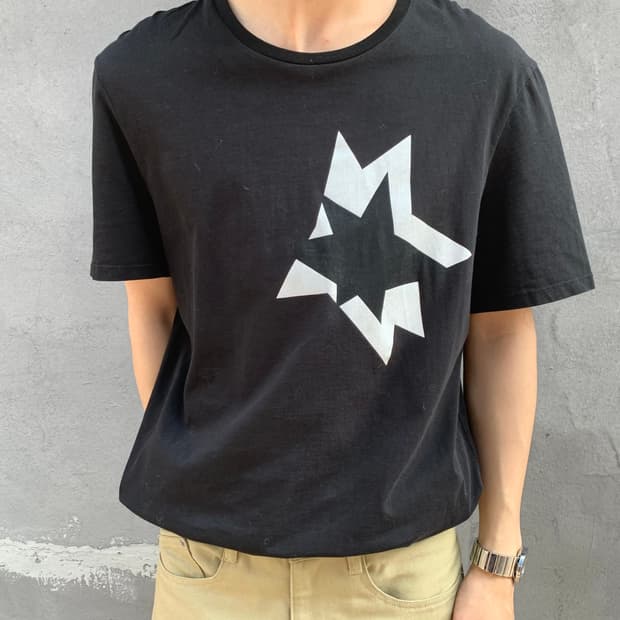 닐바렛 스타 반팔 티셔츠