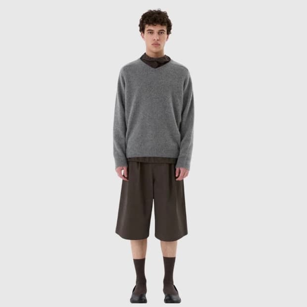 아모멘토 라쿤 브이넥 니트 (차콜) M