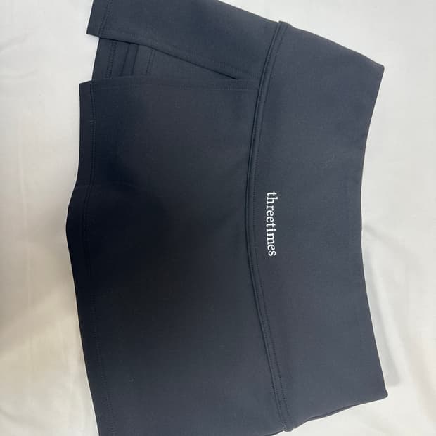 쓰리타임즈 Athletic slit skirt