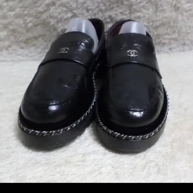 225 샤넬 17fw 샤넬 체인 사이드 장식 미니로고 로퍼 구두 더비슈즈