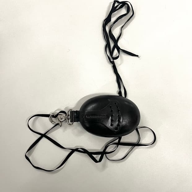 앤드뮐미스터 아카이브 레더 파우치 목걸이