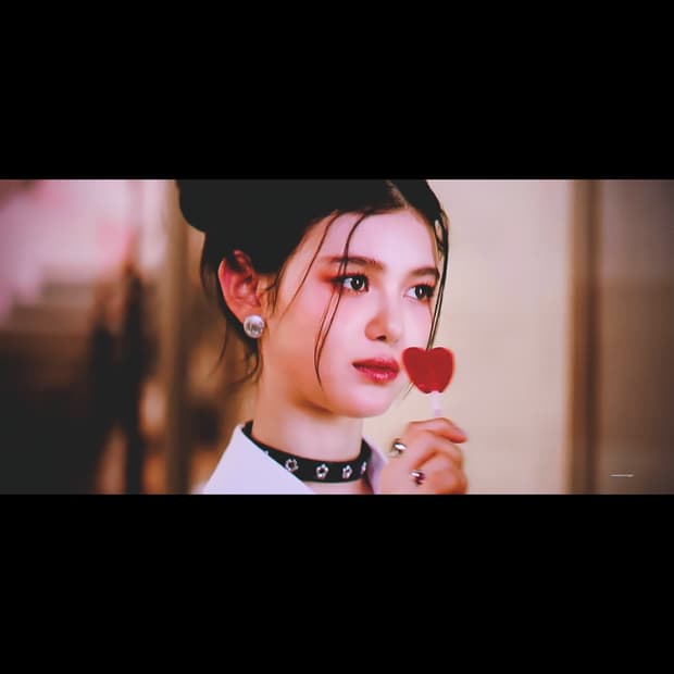 아워레가시 플라워 초커,팔찌,목걸이,뉴진스 다니엘 착용