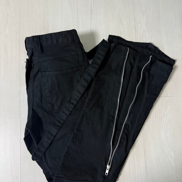 아이필러키 부츠컷 팬츠