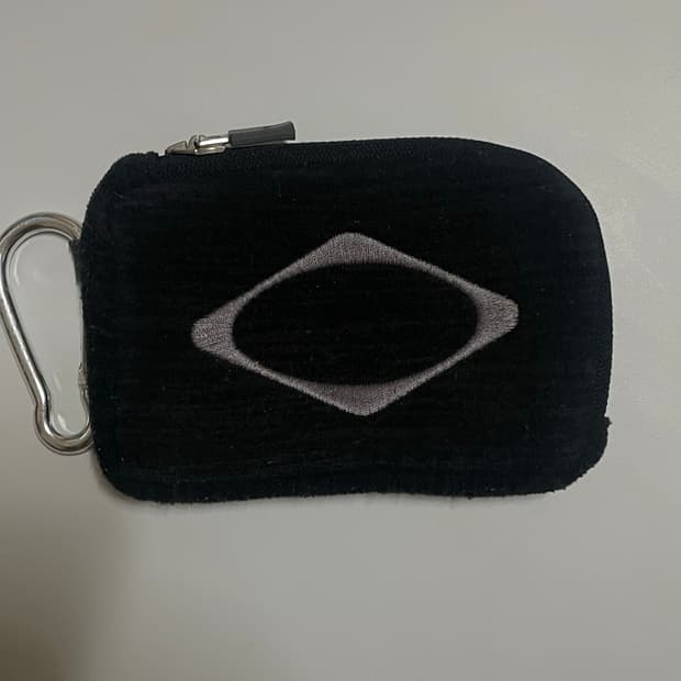 미스치프 롬버스 카라비너 미니 파우치 차콜