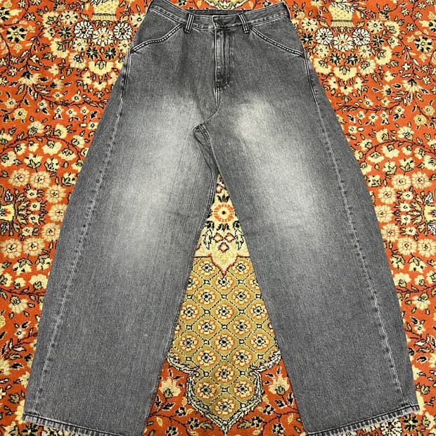 [30] 헤칭룸 와이드 커브드 데님 팬츠 워시드 블랙