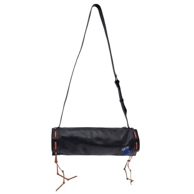 아더에러 X 자라 스티치 레더 크로스백 블랙