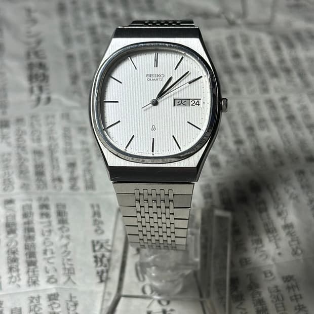SEIKO quartz square