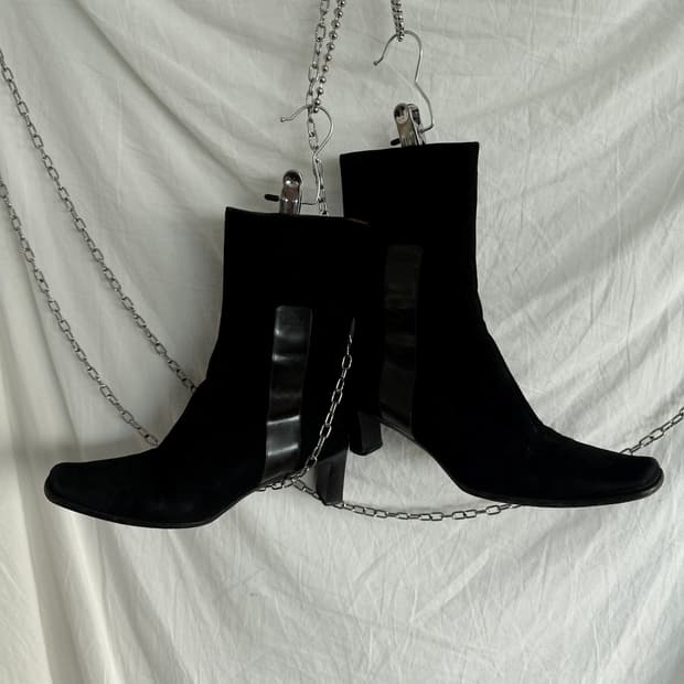 구찌 by 톰포드 스퀘어토 스웨이드 부츠