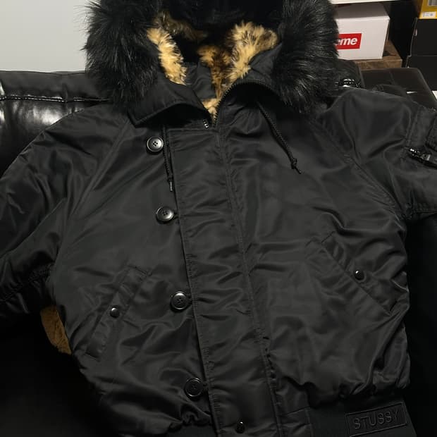 스투시 x 알파 인더스트리 N-2B 숏 웨이스트 파카 블랙 (m)