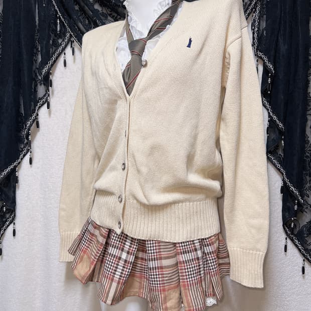 이스트보이 베이지 가디건 코갸루 라떼 로걀 로맨틱 러블리 핀터 스쿨룩