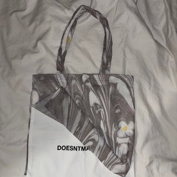 더즌매러 마블드 스카프 토트백