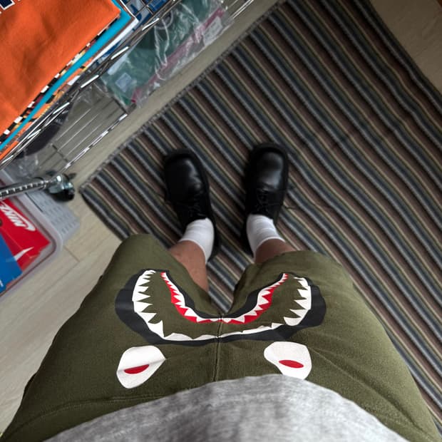 베이프 샤크 팬츠