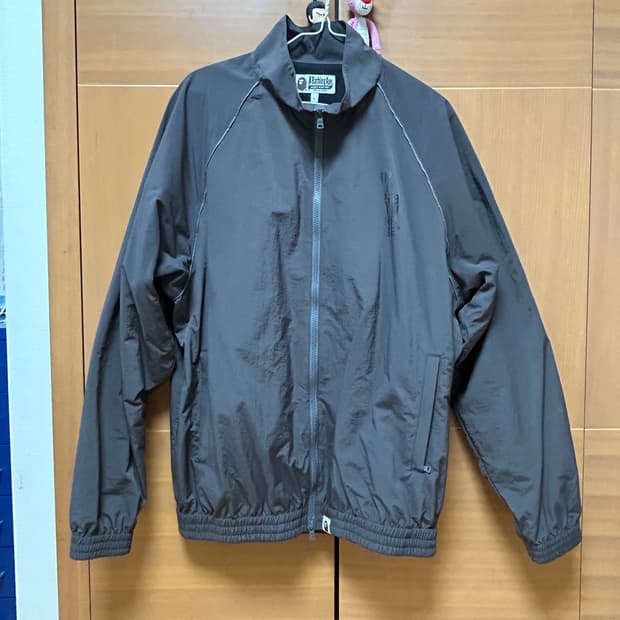 베이프 바람막이 