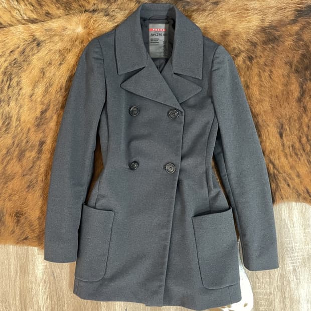 프라다 더블 피 코트